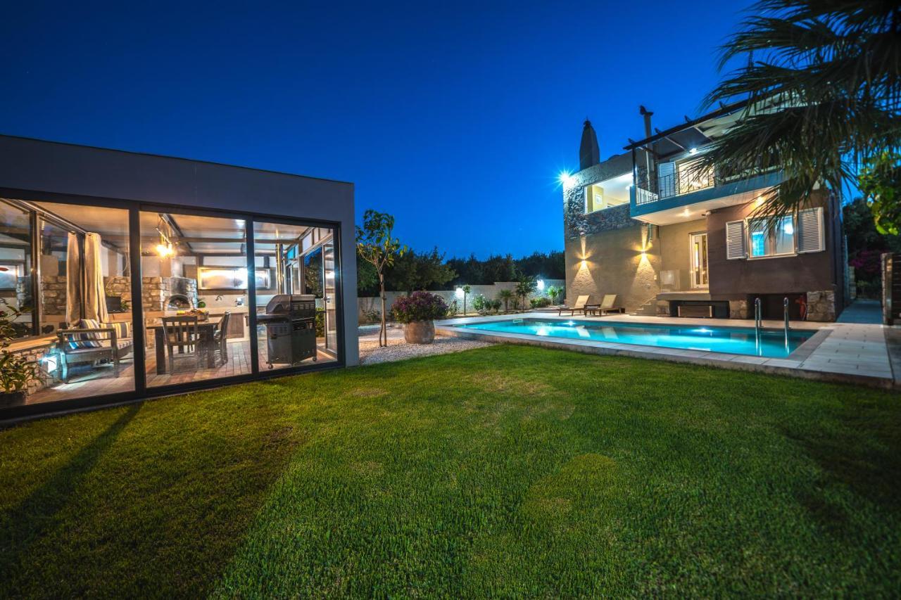 Petronila Luxury Villa With Heated Private Pool Kíssamos Exterior foto